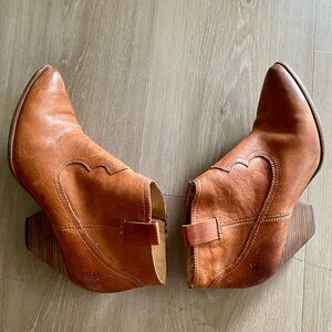 Frye Reina Boots Size 8.5